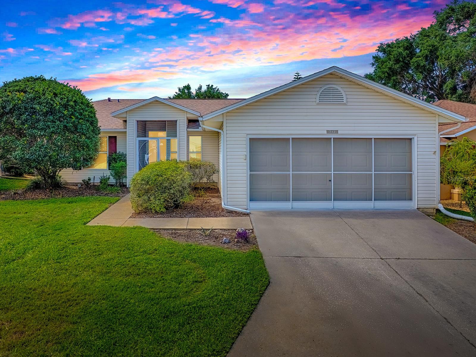 Homes for sale in Leesburg, FL | 712 Old Oaks Ln, Leesburg, FL 34748 | MLS# G5098017