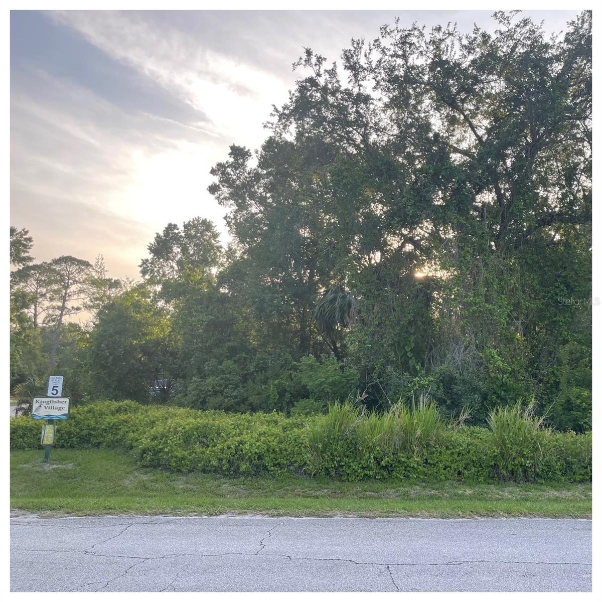 Homes for sale in Deland, FL | 2701 Kingfisher Vlg, Deland, FL 32720 | MLS# V4943147