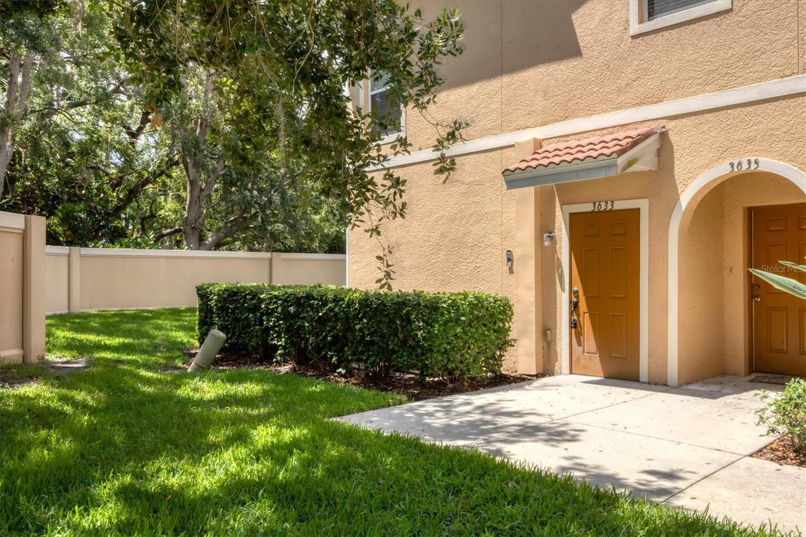 Homes for sale in Sarasota, FL | 3633 Parkridge Cir #10-201, Sarasota, FL 34243 | MLS# N6139203