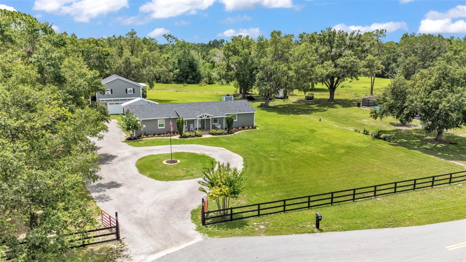 Homes for sale in Winter Haven, FL | 59 Jimmy Lee Rd, Winter Haven, FL 33880 | MLS# L4953607