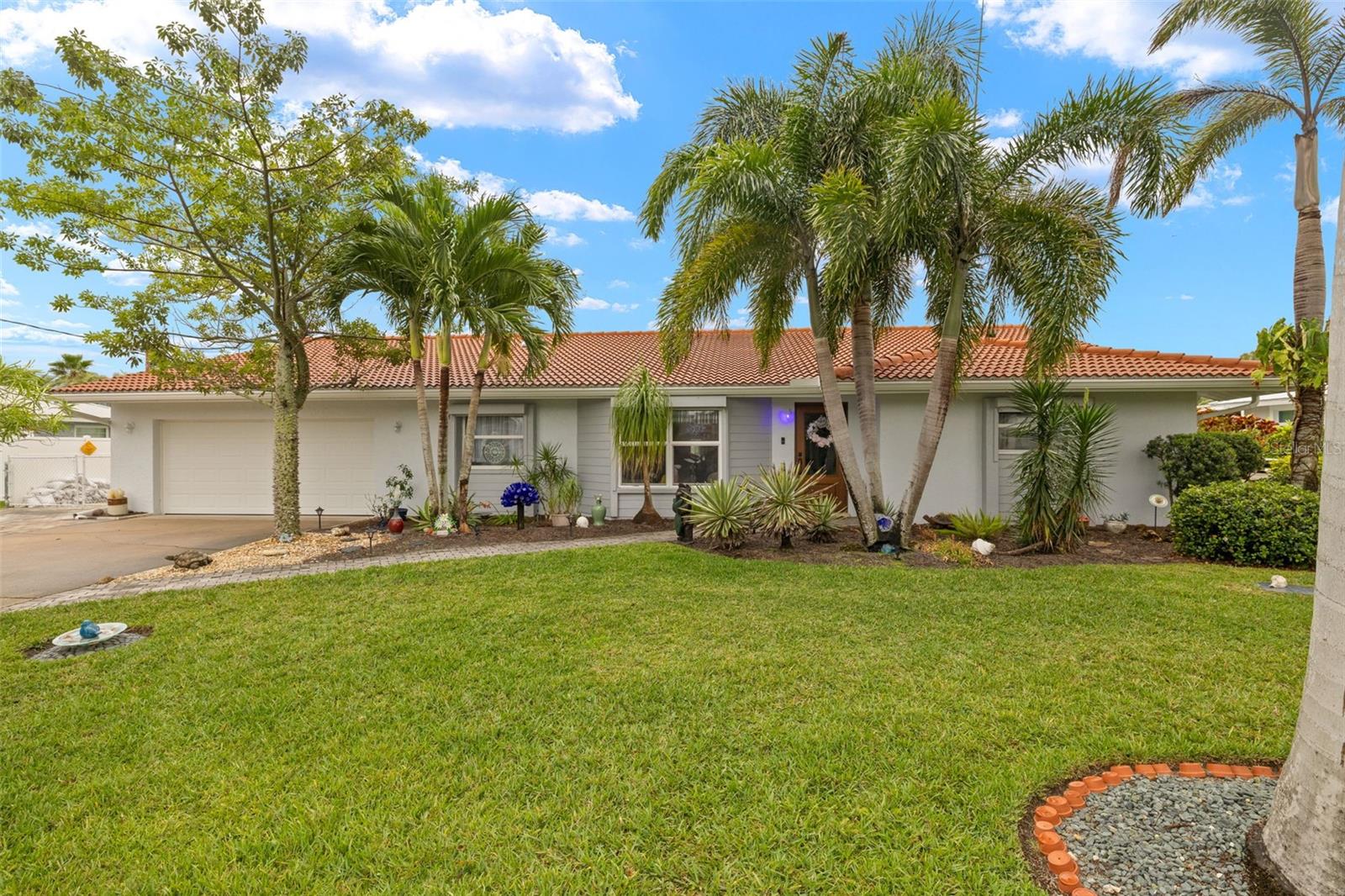 Homes for sale in Fort Myers, FL | 1028 Edgemere Dr, Fort Myers, FL 33919 | MLS# TB8394870