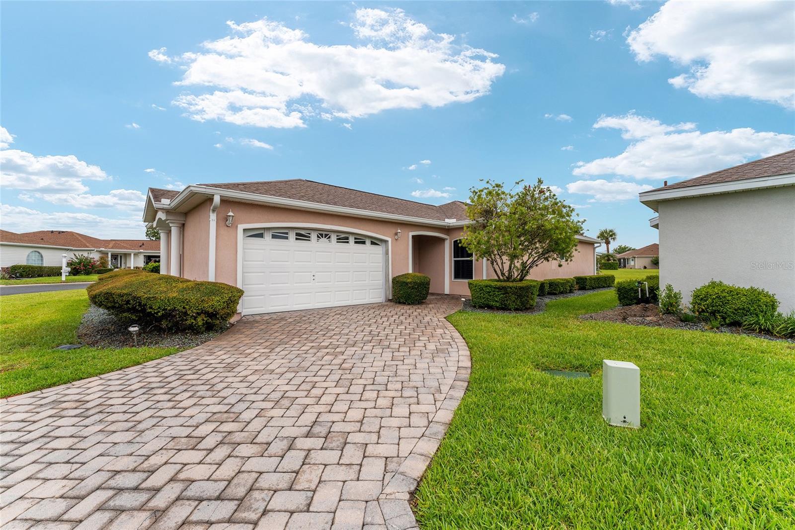 Homes for sale in Summerfield, FL | 8670 Se 141St Pl, Summerfield, FL 34491 | MLS# OM703274