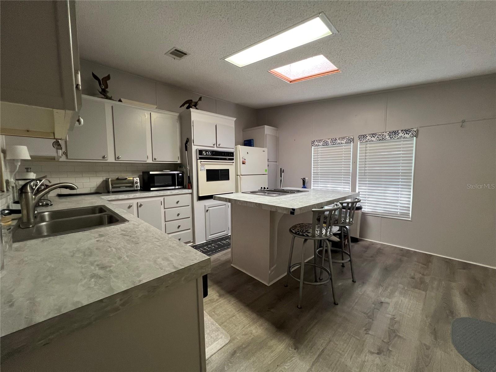 Homes for sale in Wildwood, FL | 600 Oak Blvd, Wildwood, FL 34785 | MLS# G5098070