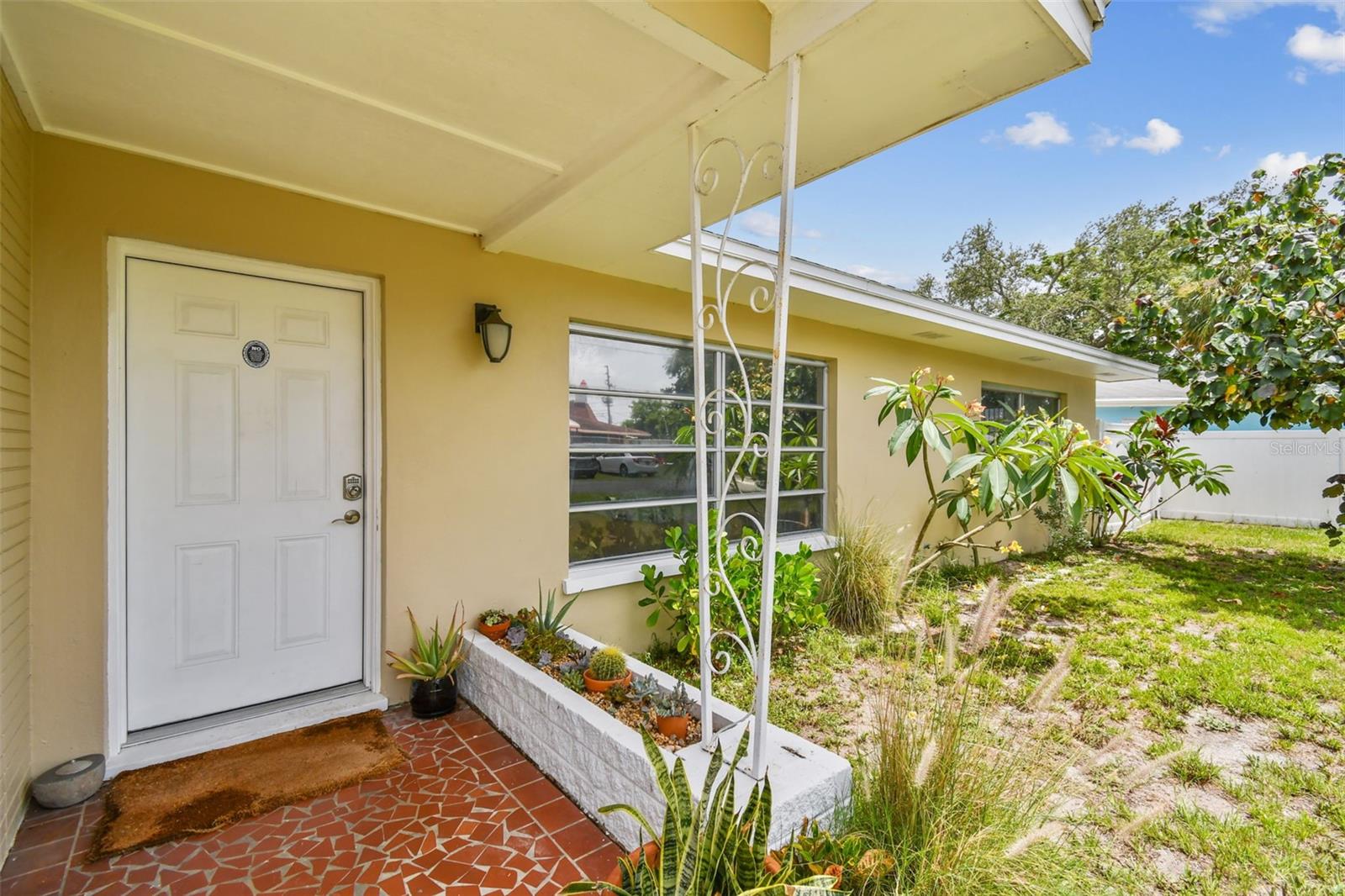 Homes for sale in Clearwater, FL | 1707 Cardinal Dr, Clearwater, FL 33759 | MLS# TB8394916