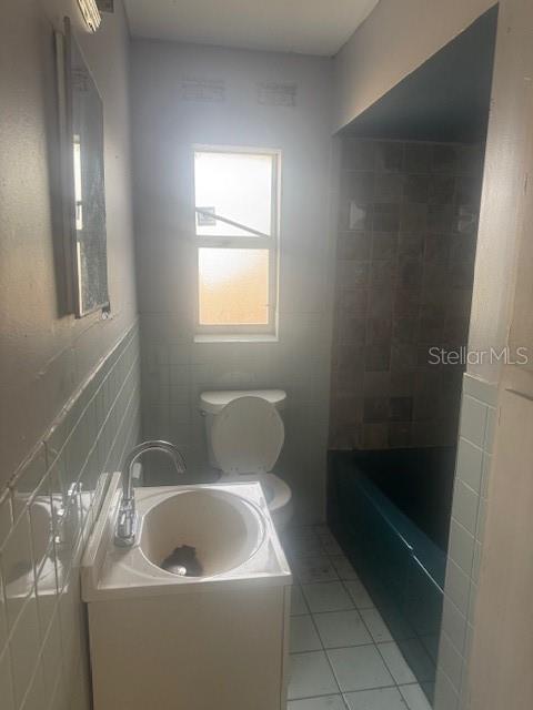 Homes for sale in Tampa, FL | 5211 E 17Th Ave, Tampa, FL 33619 | MLS# TB8395003