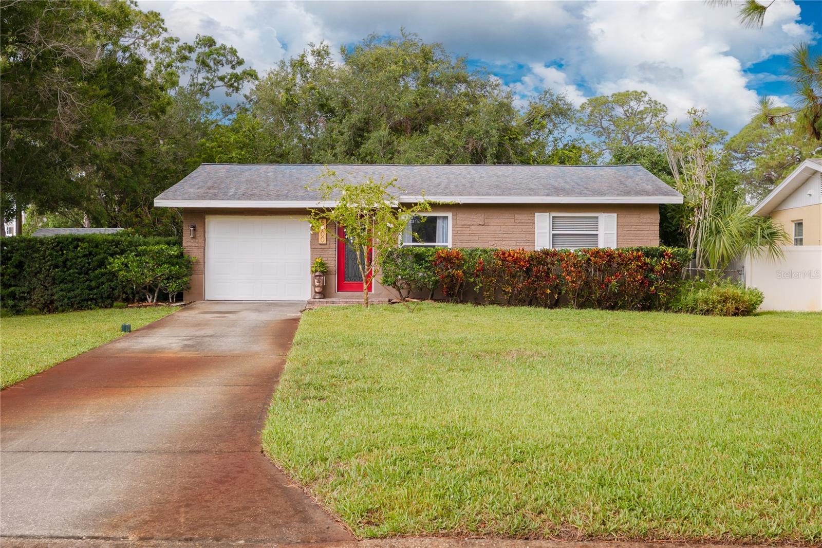 Homes for sale in Saint Petersburg, FL | 5700 Pacific St N, Saint Petersburg, FL 33703 | MLS# TB8395009