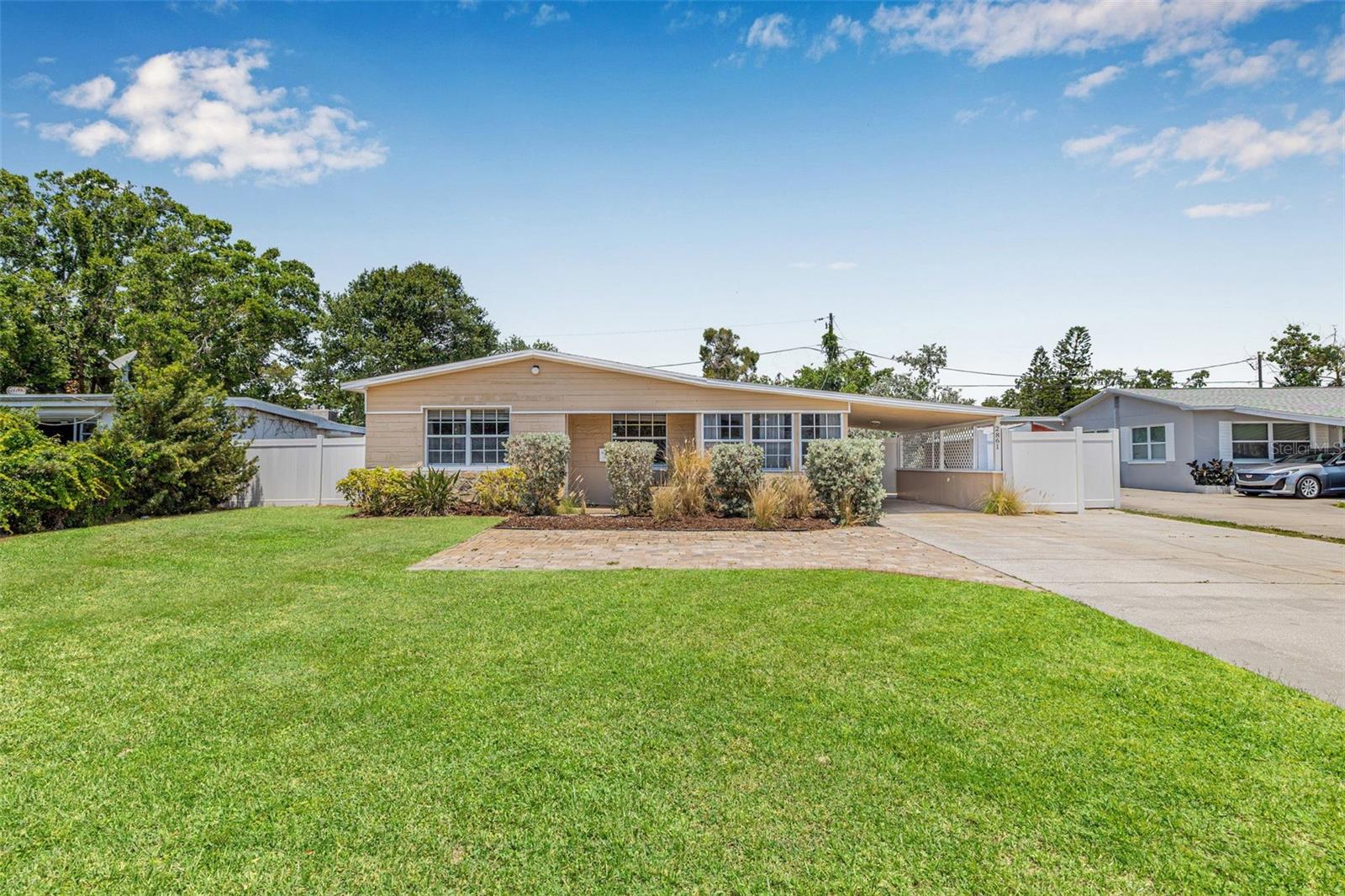 Homes for sale in St. Petersburg, FL | 2861 Pinellas Point Dr S, St. Petersburg, FL 33712 | MLS# TB8395025