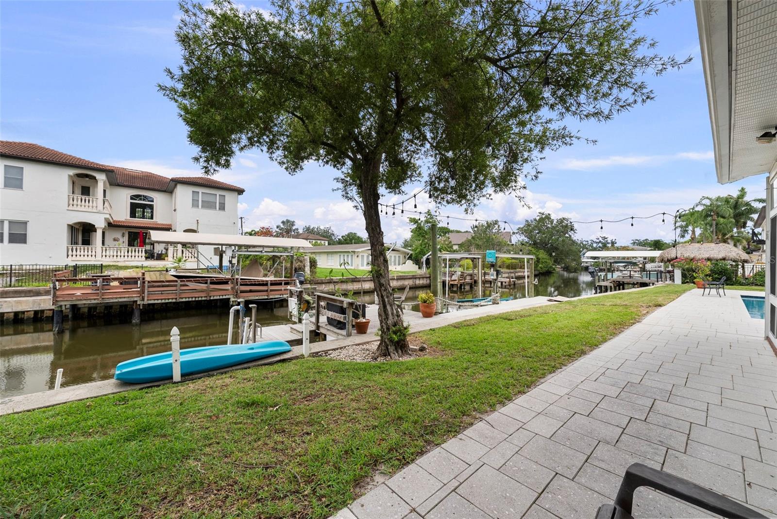 Homes for sale in Tampa, FL | 648 Geneva Pl, Tampa, FL 33606 | MLS# TB8395082