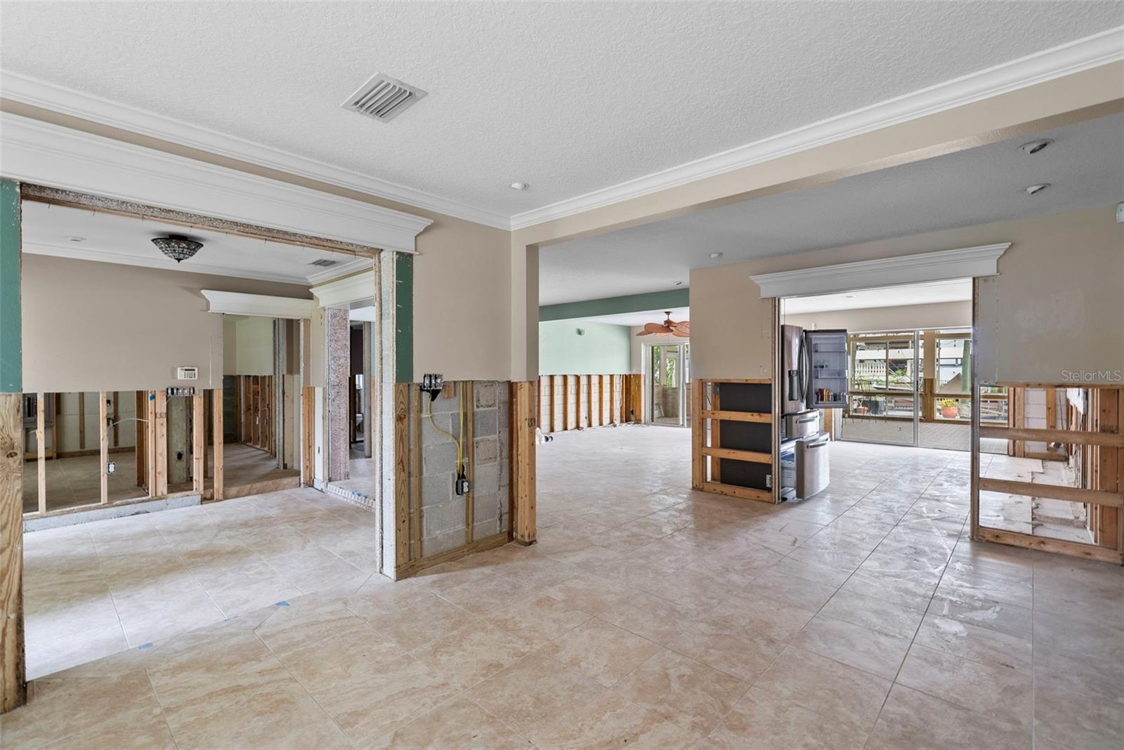 Homes for sale in Tampa, FL | 648 Geneva Pl, Tampa, FL 33606 | MLS# TB8395082