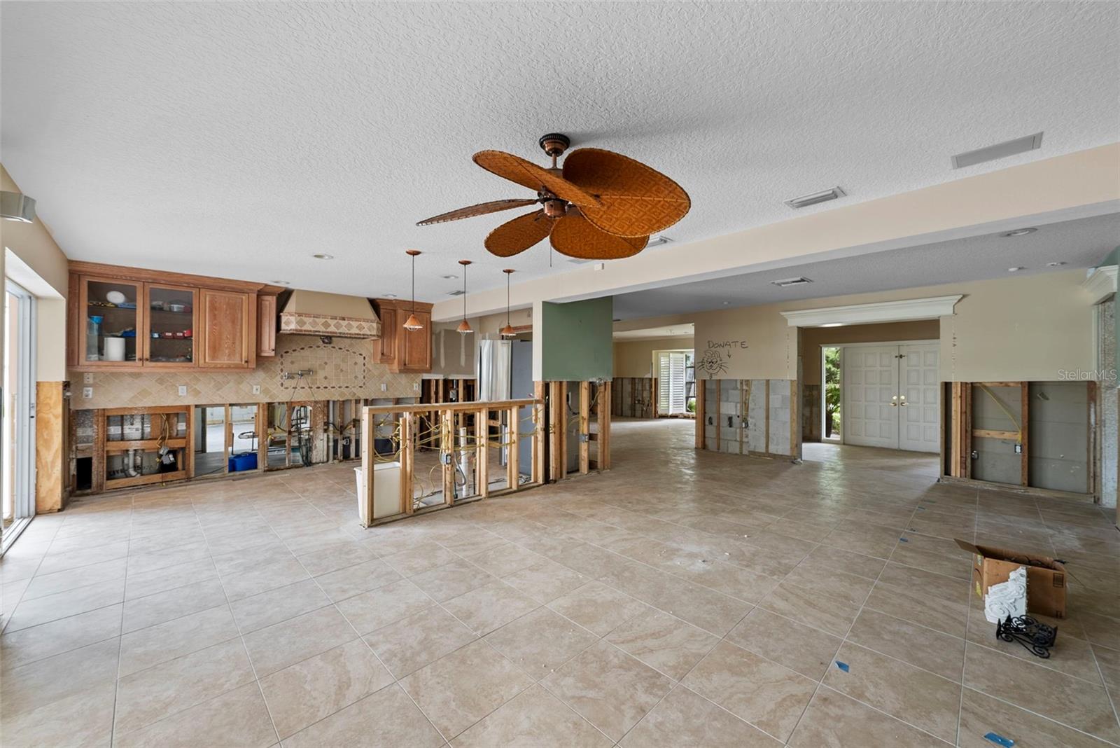 Homes for sale in Tampa, FL | 648 Geneva Pl, Tampa, FL 33606 | MLS# TB8395082