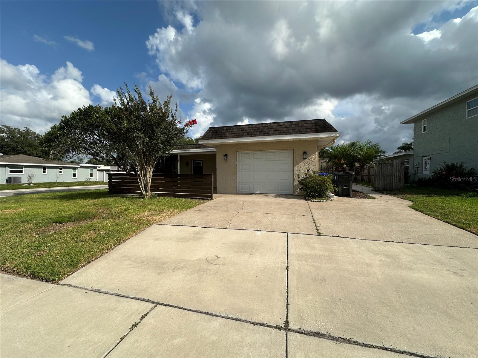 Homes for sale in Oldsmar, FL | 1801 Hibiscus Ct S, Oldsmar, FL 34677 | MLS# O6316775