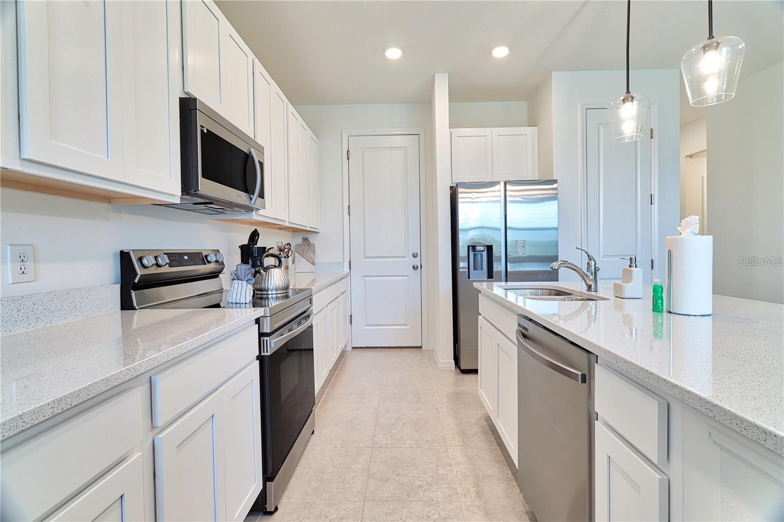 Homes for sale in Davenport, FL | 832 Longboat Dr, Davenport, FL 33896 | MLS# O6316880