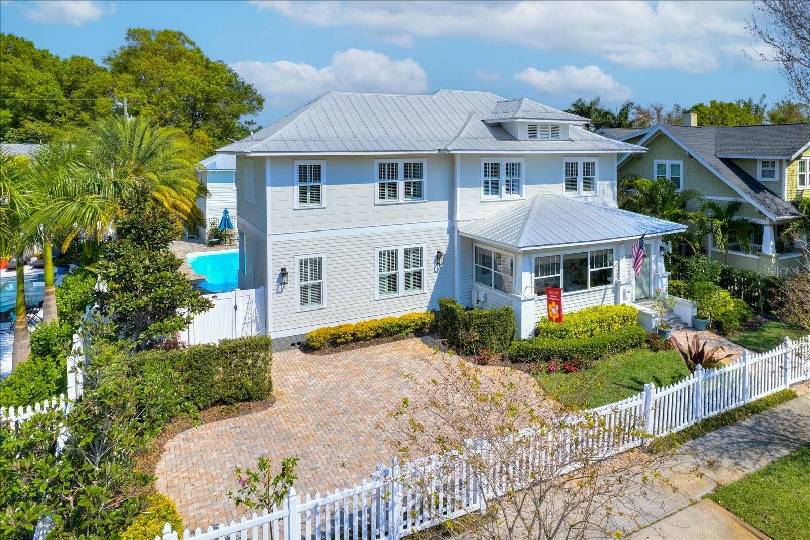 Homes for sale in Saint Petersburg, FL | 235 10th Ave Ne, Saint Petersburg, FL 33701 | MLS# TB8397032