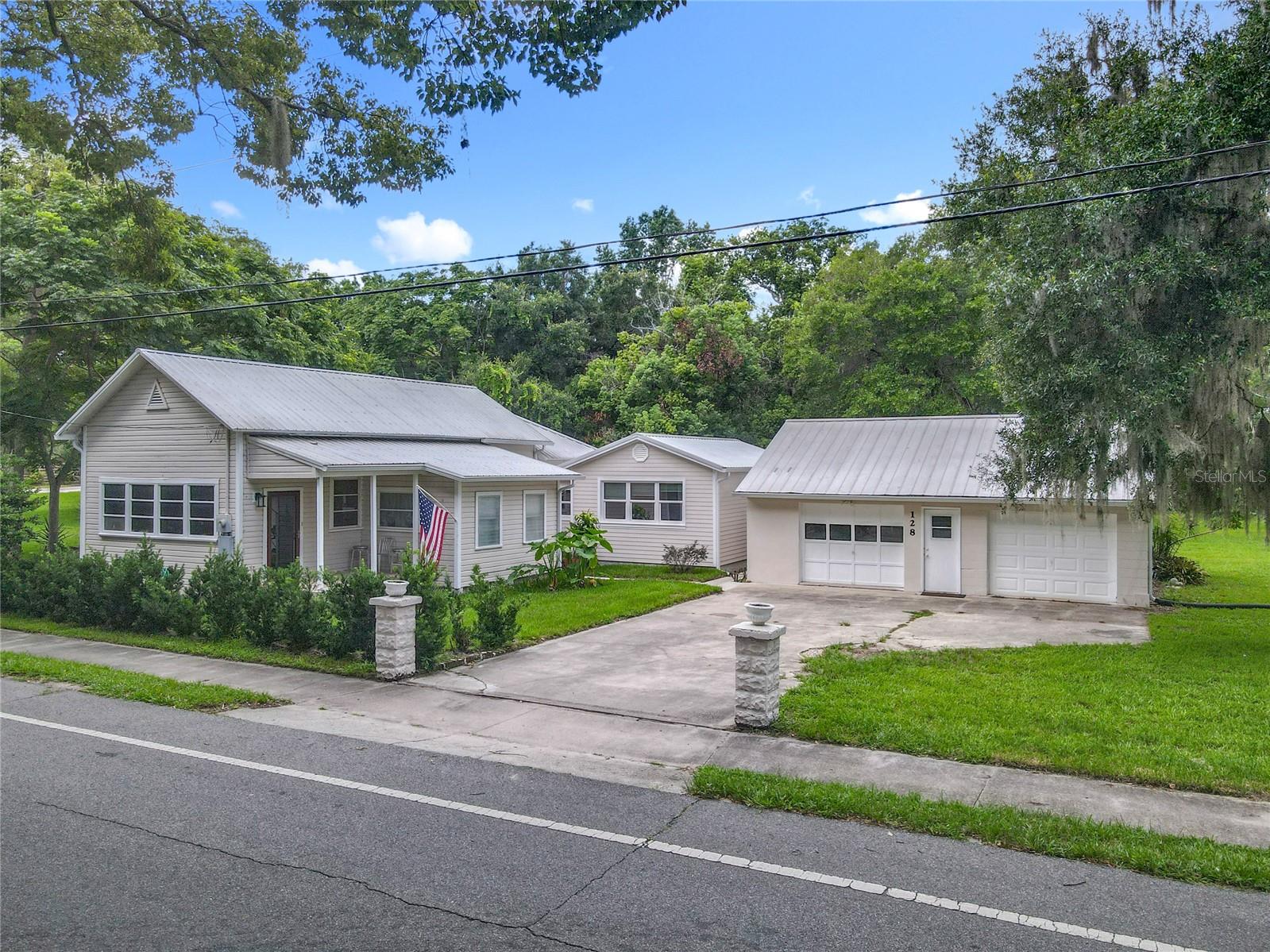 Homes for sale in Lake Helen, FL | 128 N Lakeview Dr, Lake Helen, FL 32744 | MLS# V4943544