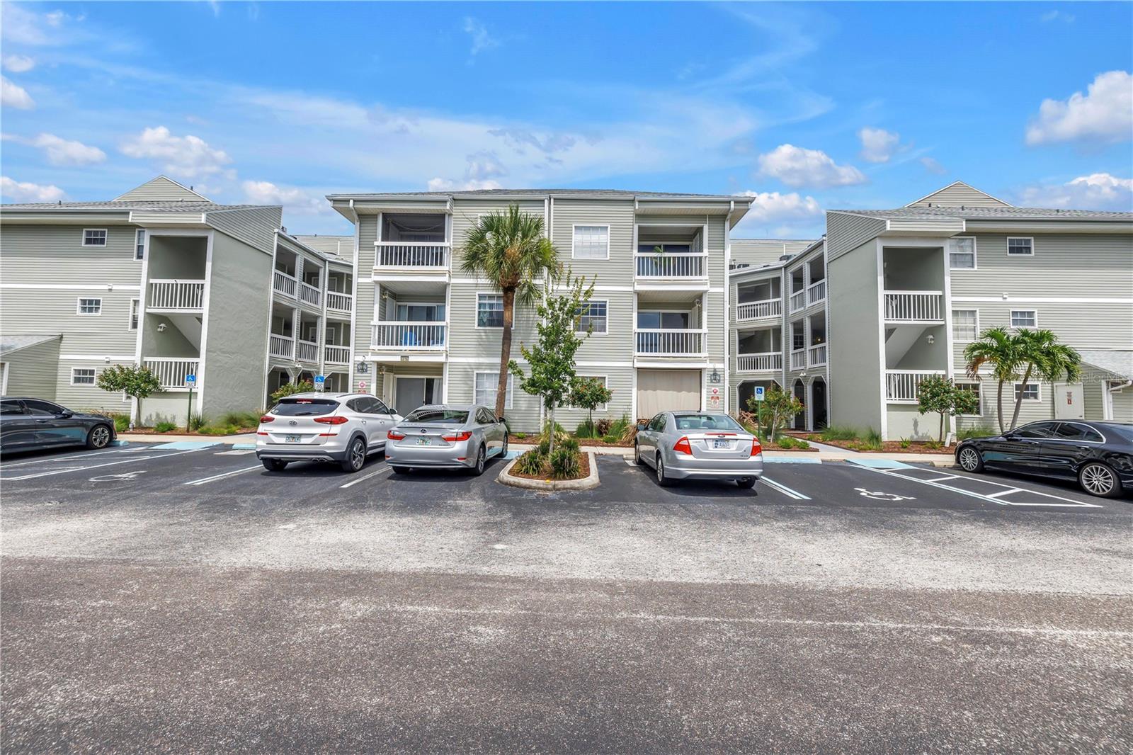 Homes for sale in St Petersburg, FL | 6916 Stones Throw Cir N #9207, St Petersburg, FL 33710 | MLS# TB8403858
