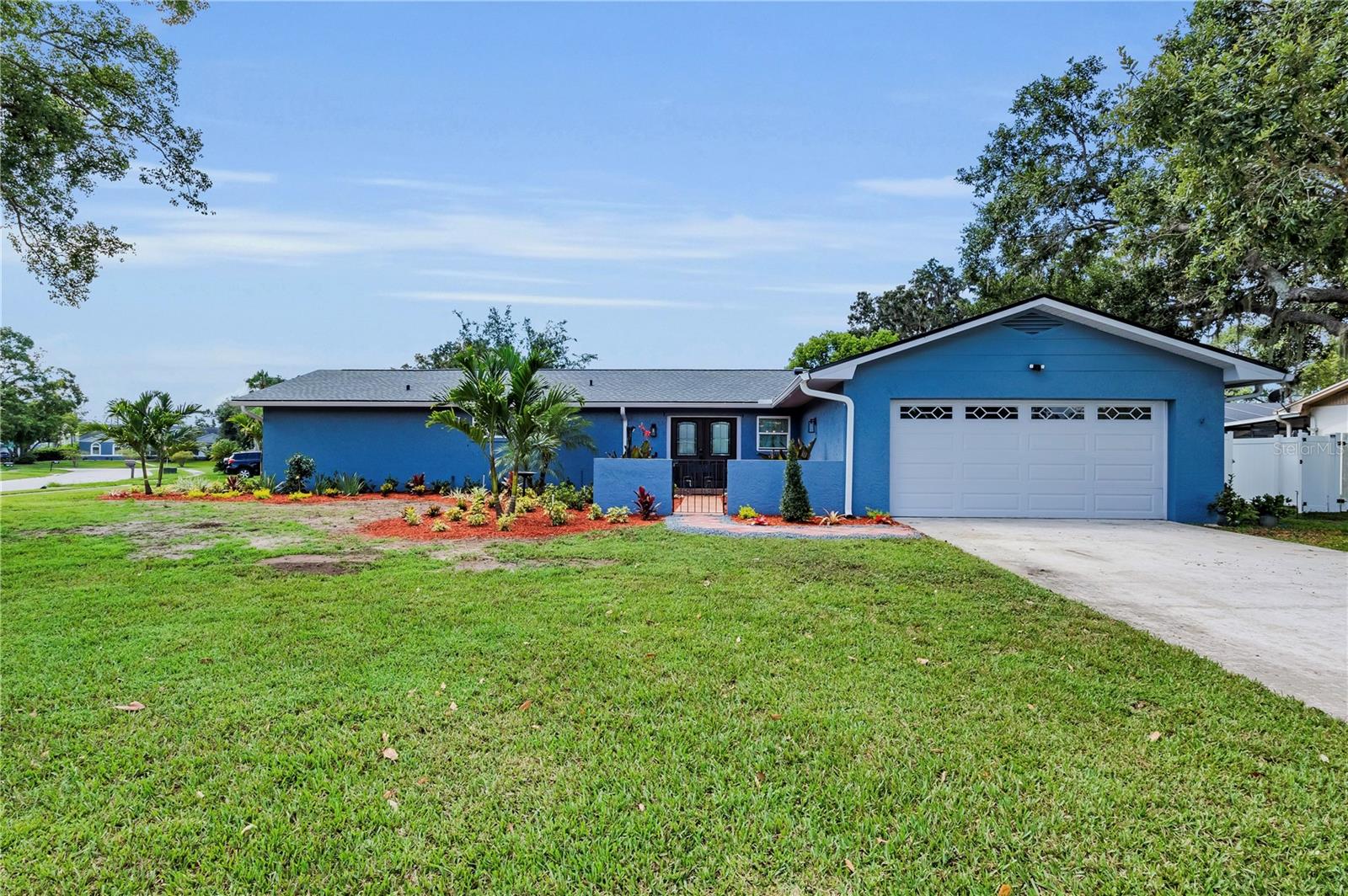 Homes for sale in Valrico, FL | 1119 Lakemont Dr, Valrico, FL 33594 | MLS# TB8405795