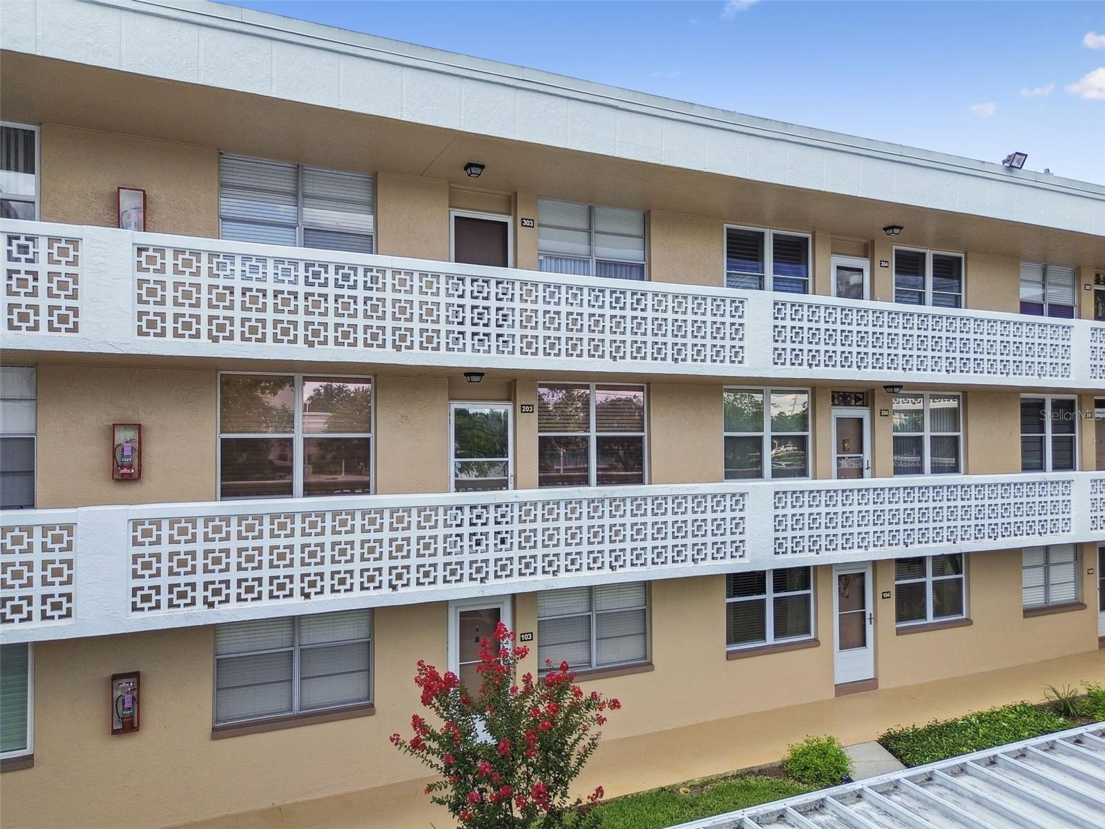 1st image of 5095 Bay St Ne #103, St Petersburg, FL 33703 | MLS# TB8409934
