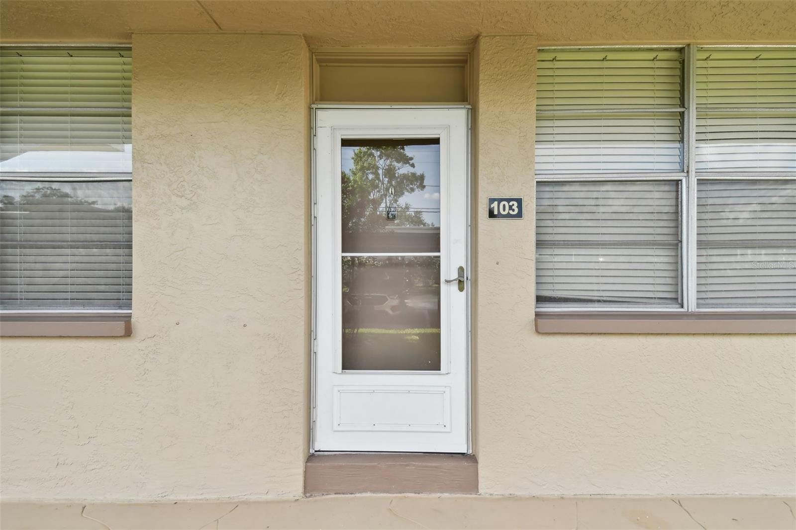 3rd image of 5095 Bay St Ne #103, St Petersburg, FL 33703 | MLS# TB8409934