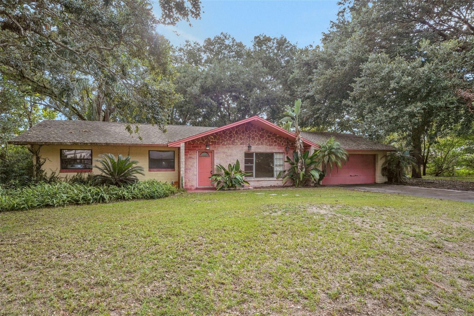 Homes for sale in Altamonte Springs, FL | 1221 Forest Cir, Altamonte Springs, FL 32714 | MLS# O6333600