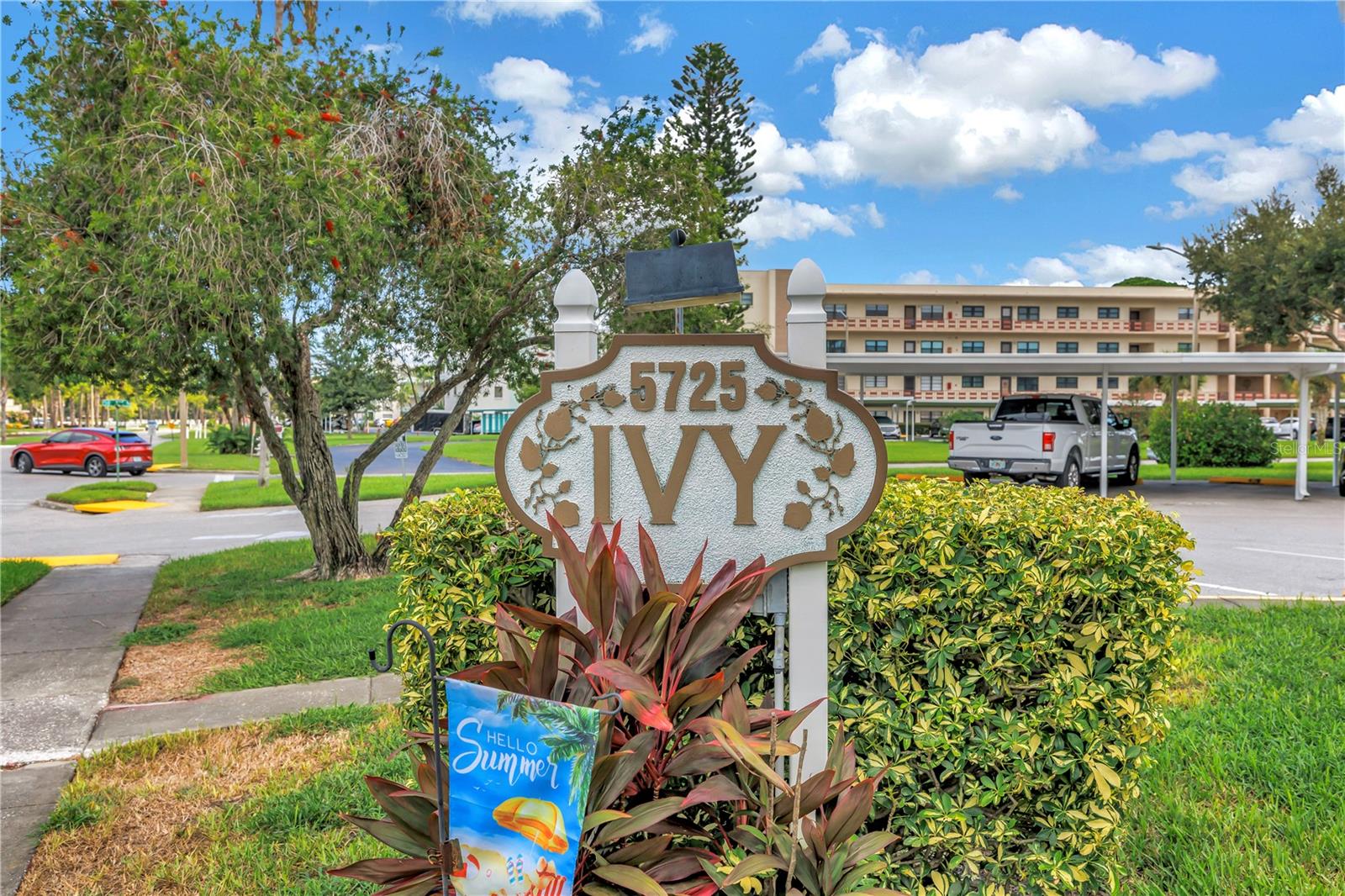 Photo 2 of Condominium at 5725 80th Street N #106, Saint Petersburg, FL 33709 | MLS# TB8418247 |  | Sold on 2025-11-01