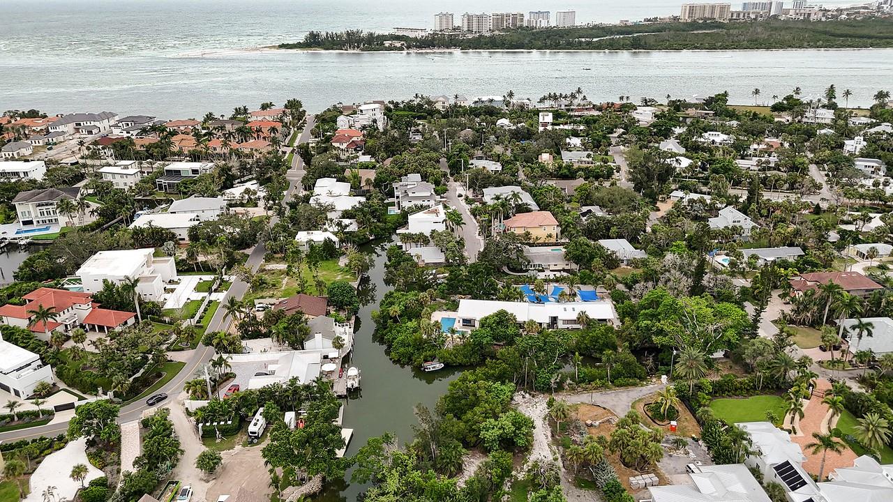 4th image of 300 Garden Ln, Sarasota, FL 34242 | MLS# A4662830