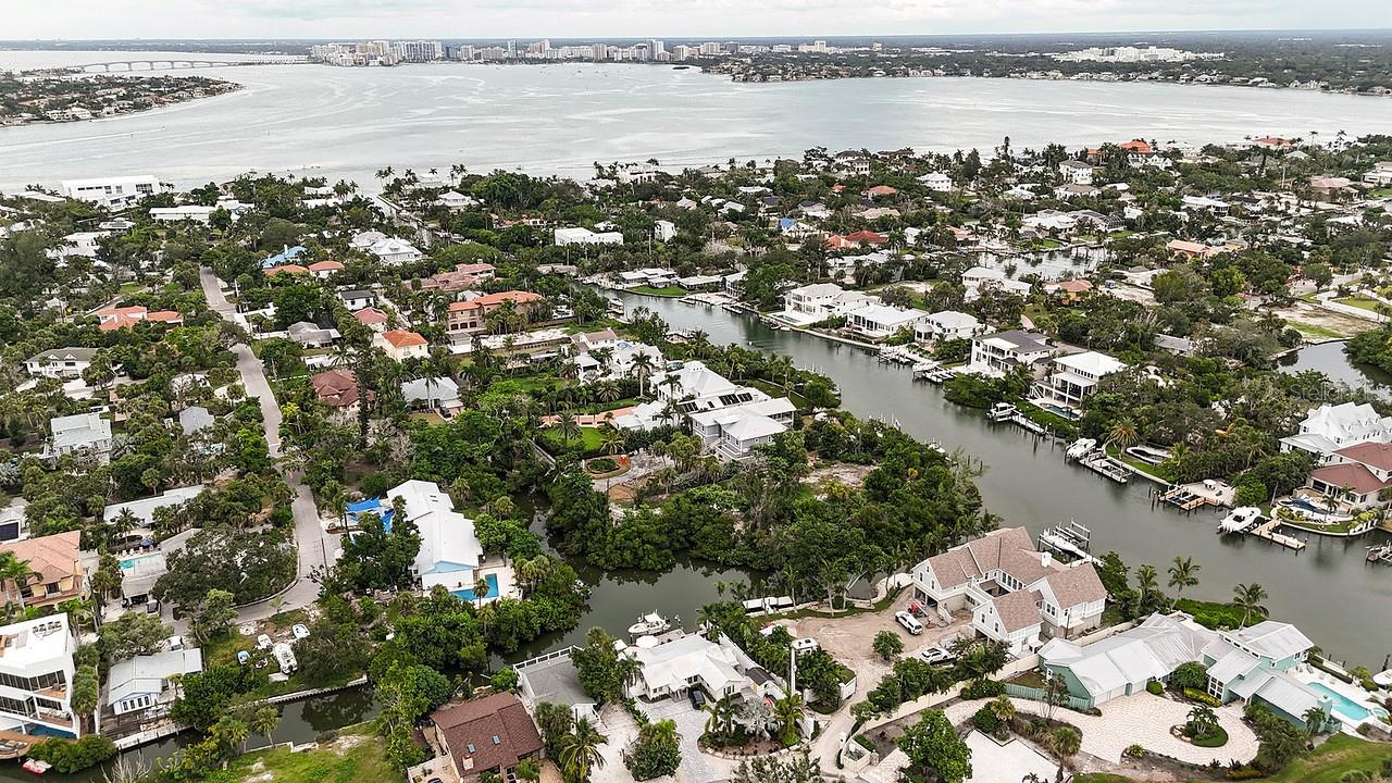 5th image of 300 Garden Ln, Sarasota, FL 34242 | MLS# A4662830