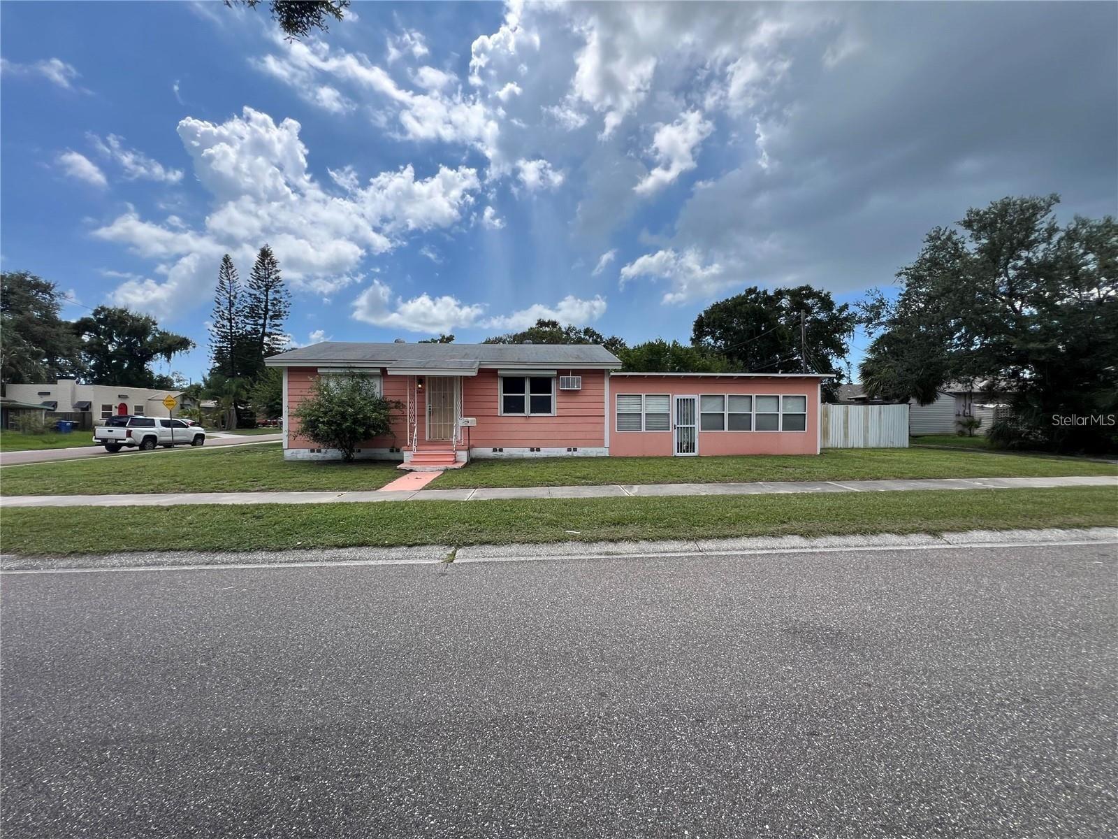 Homes for sale in St. Petersburg, FL | 2411 45Th St S, St. Petersburg, FL 33711 | MLS# O6346818