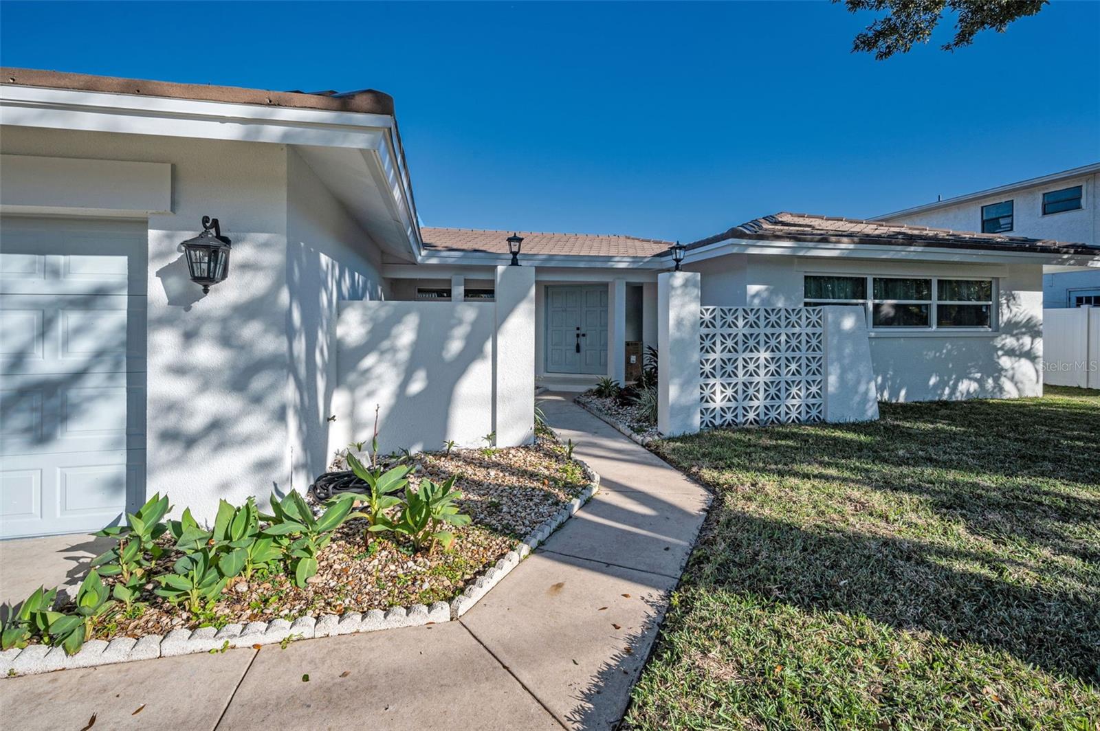 Homes for sale in Largo, FL | 1695 Clearwater Harbor Dr, Largo, FL 33770 | MLS# TB8431604