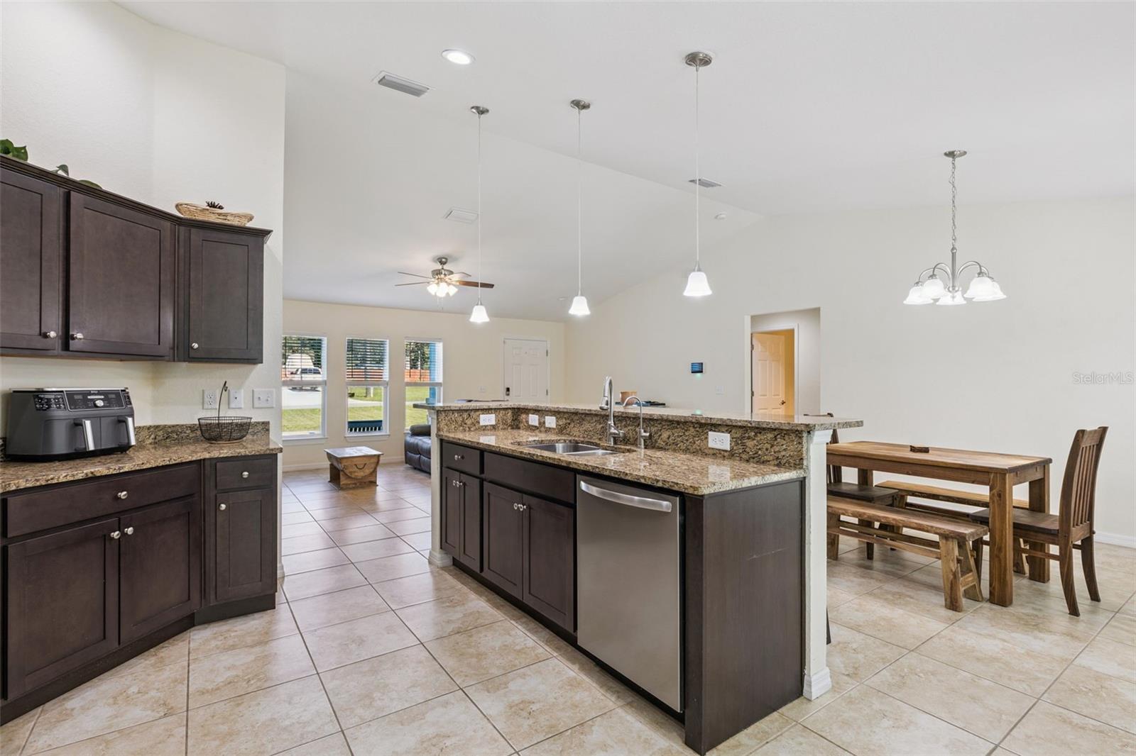 4th image of 7042 Se 122Nd Ln, Belleview, FL 34420 | MLS# O6348193