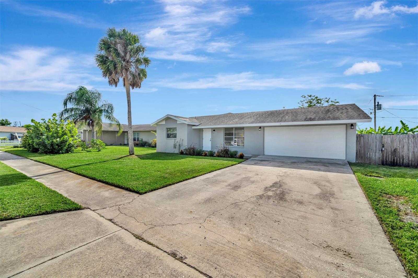 Homes for sale in Palmetto, FL | 2420 16Th St W, Palmetto, FL 34221 | MLS# A4667074