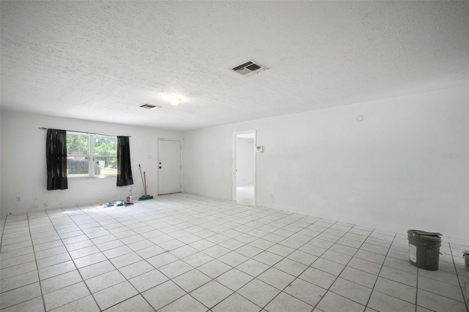 Homes for sale in Tampa, FL | 4906 E Idlewild Ave, Tampa, FL 33610 | MLS# TB8437499