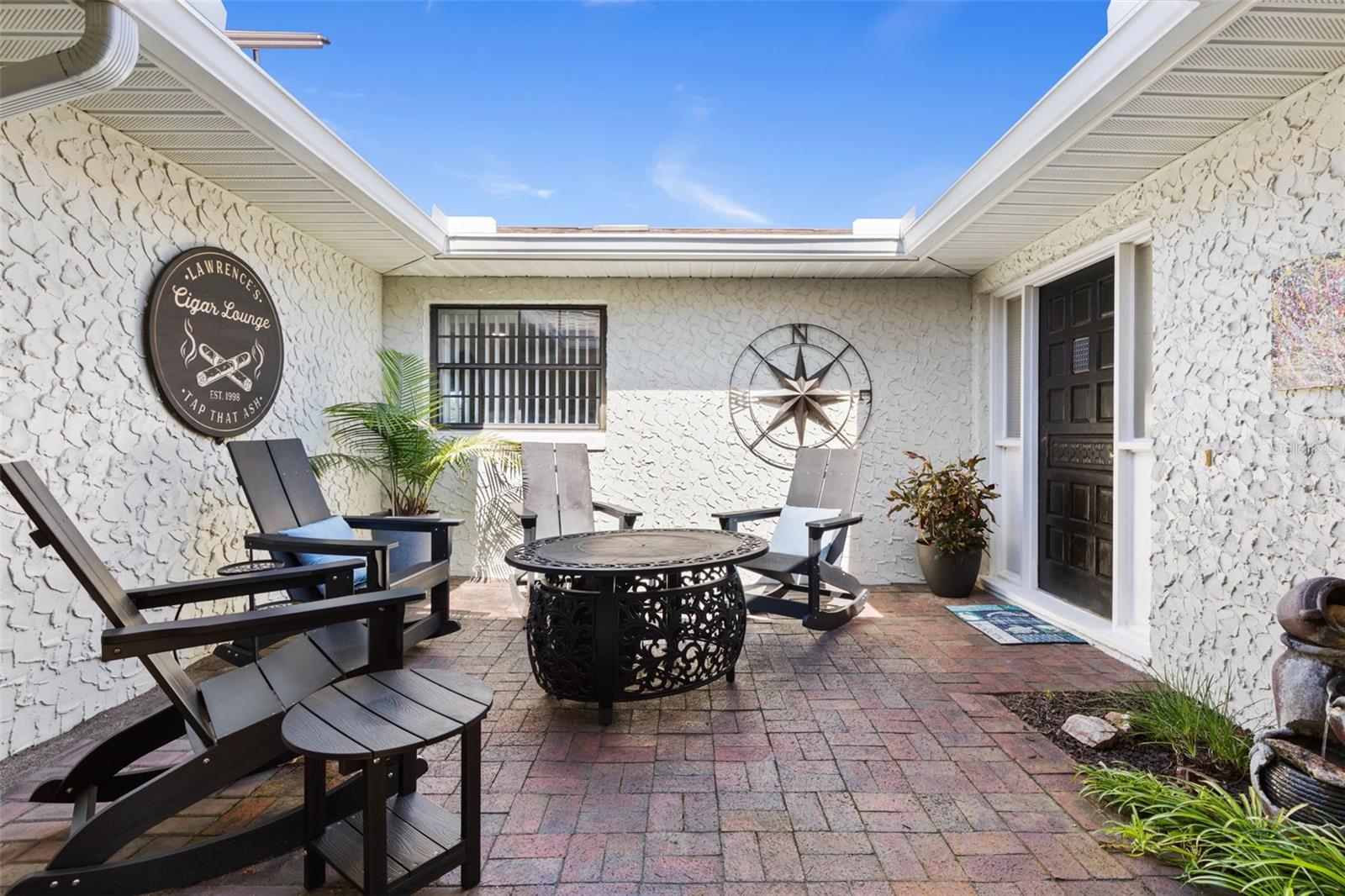 Homes for sale in Palm Coast, FL | 1 Flametree Ct, Palm Coast, FL 32137 | MLS# FC313568