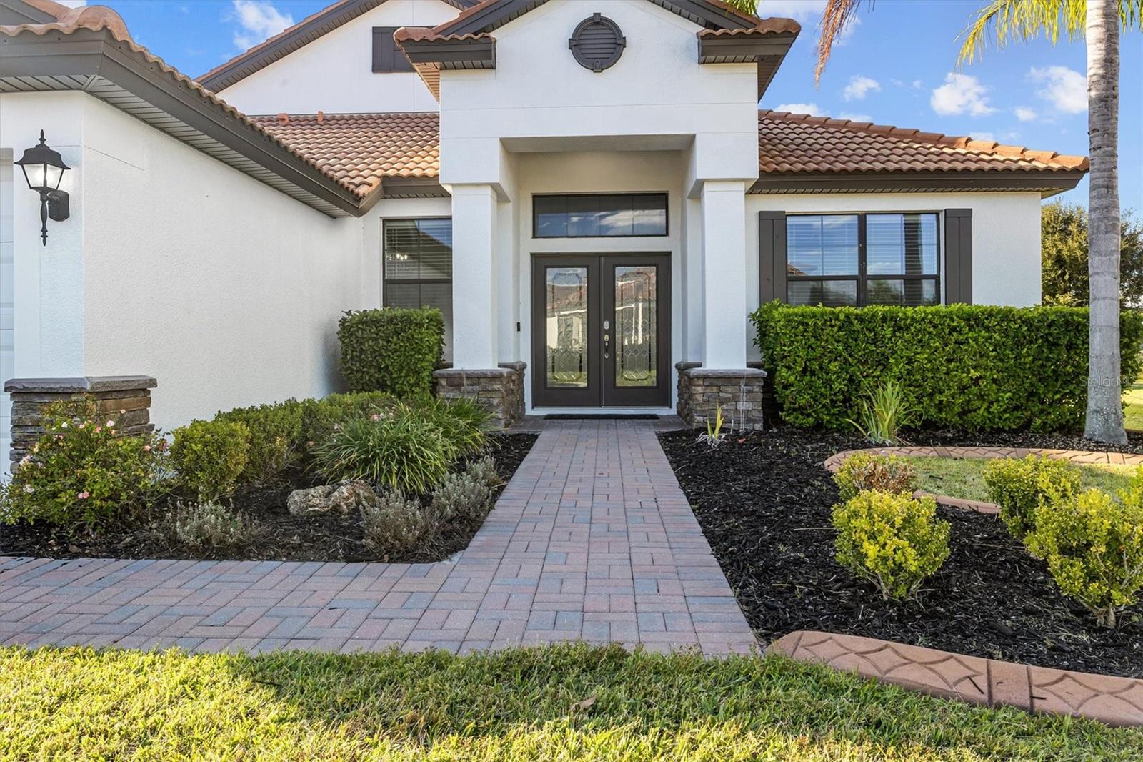 Homes for sale in Lakeland, FL | 4056 Sunset Lake Dr, Lakeland, FL 33810 | MLS# L4956768