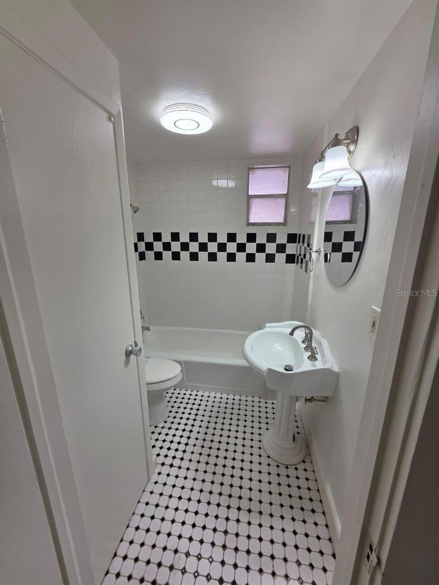 2nd image of 1604 N Osceola Ave, CLEARWATER, FL 33755