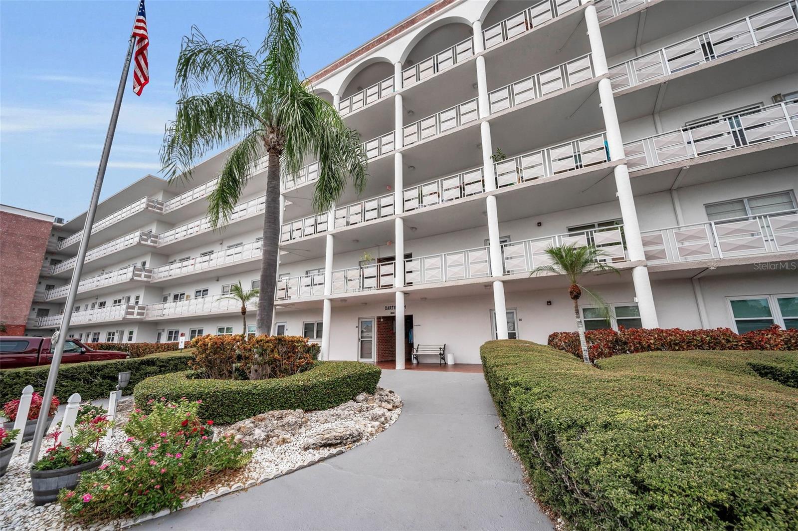 3rd image of 5501 80Th St N #405, Saint Petersburg, FL 33709 | MLS# TB8442006