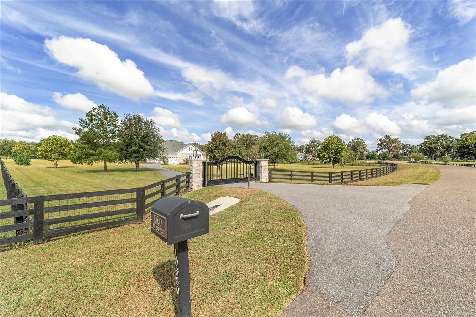 Homes for sale in Alachua, FL | 10630 Nw 153Rd Ter, Alachua, FL 32615 | MLS# GC535032