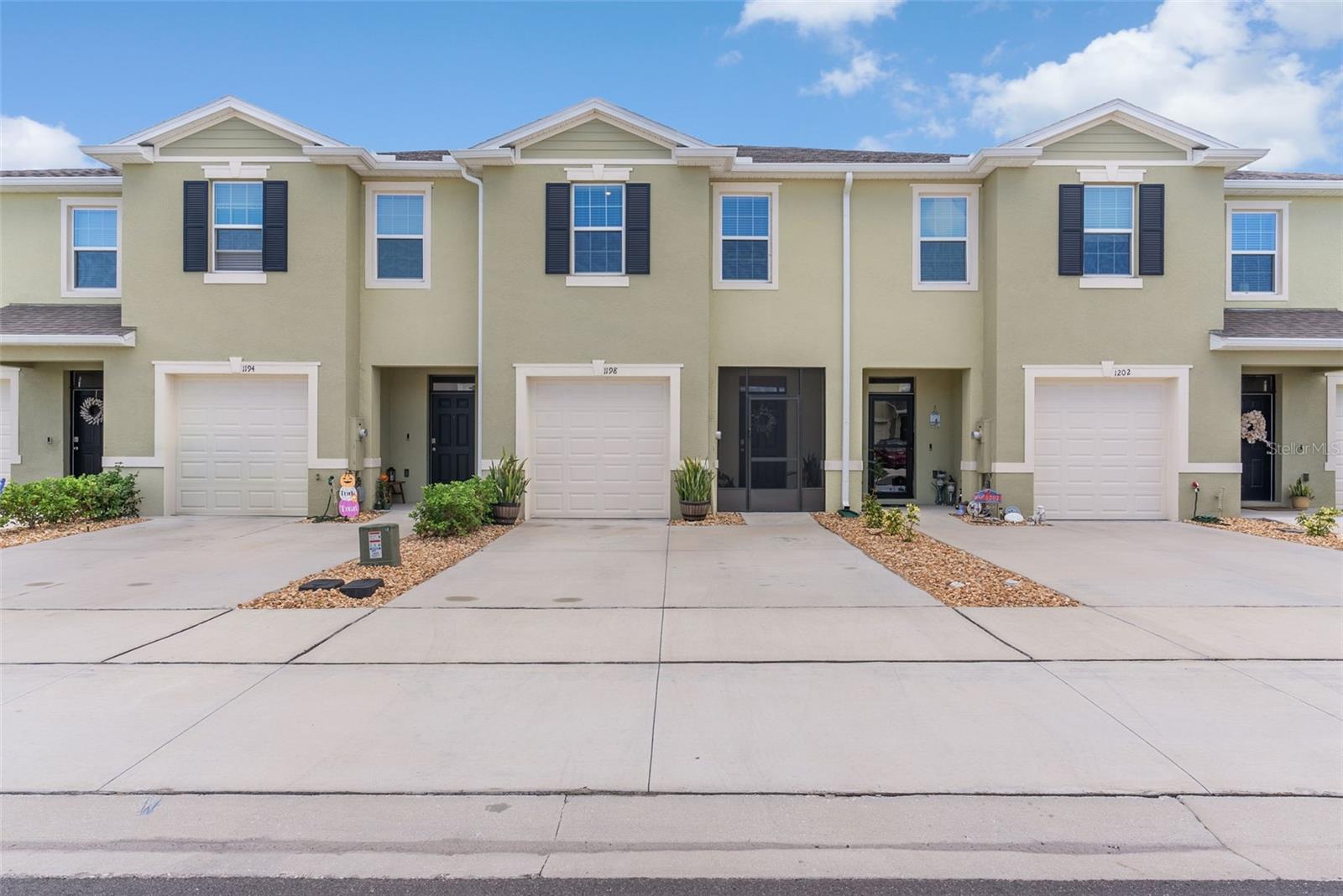 Homes for sale in Howey In The Hills, FL | 1198 Lido Dr, Howey In The Hills, FL 34737 | MLS# O6357119