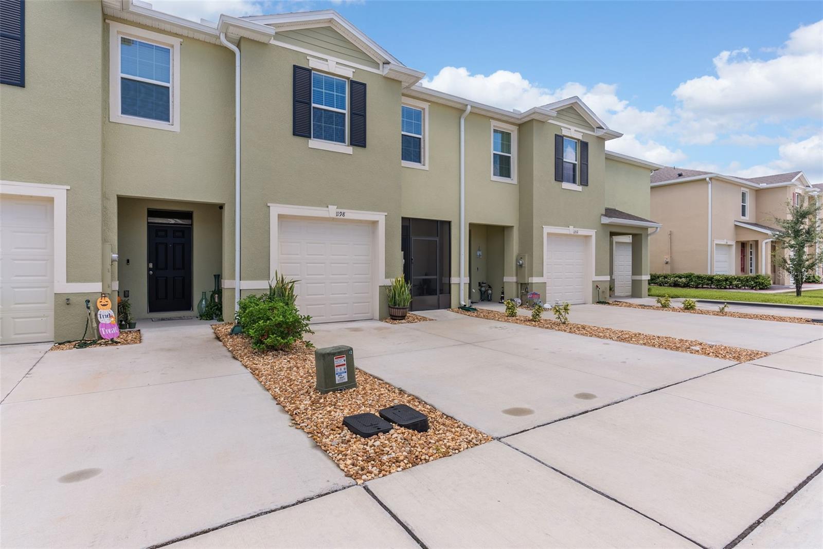 Homes for sale in Howey In The Hills, FL | 1198 Lido Dr, Howey In The Hills, FL 34737 | MLS# O6357119