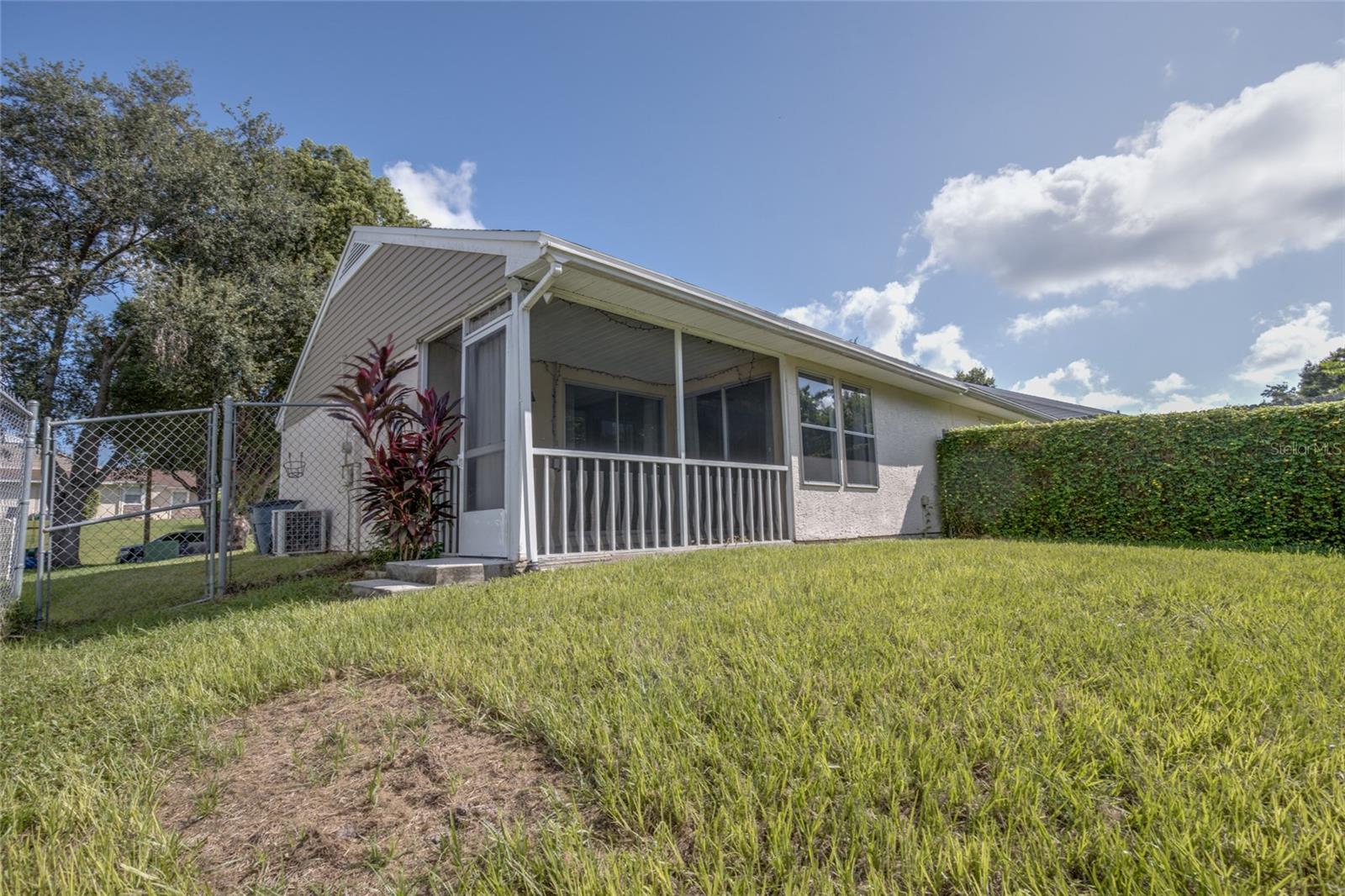 Homes for sale in Palm Harbor, FL | 3196 Cloverplace Dr, Palm Harbor, FL 34684 | MLS# TB8443883