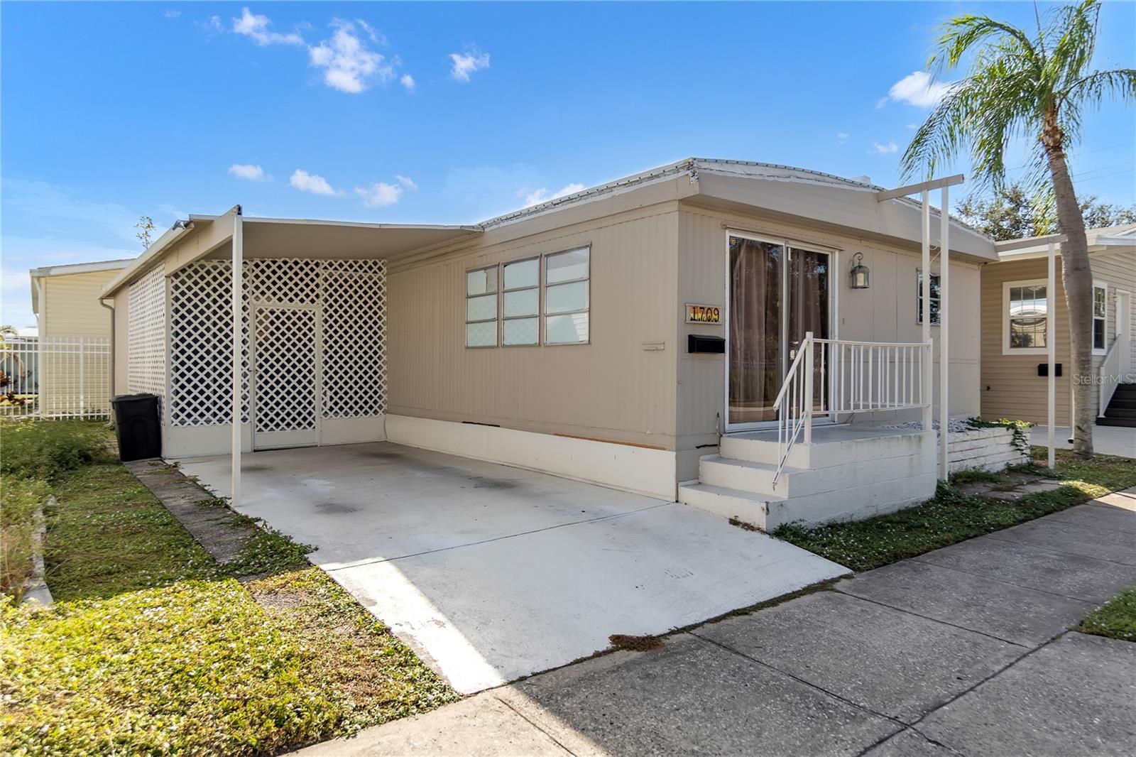 Homes for sale in Bradenton, FL | 1709 W 21st Ave W, Bradenton, FL 34205 | MLS# A4670610