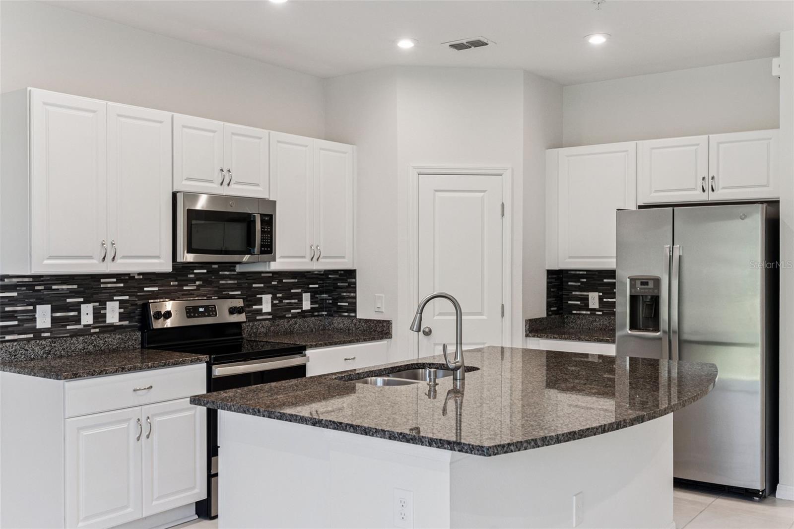 Homes for sale in Orlando, FL | 2093 Crystal Bell St, Orlando, FL 32824 | MLS# O6357730