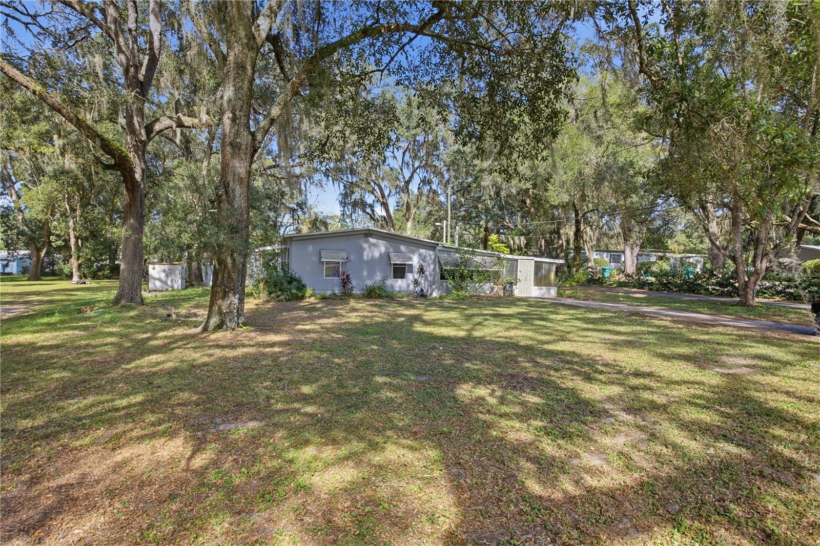 Homes for sale in Lady Lake, FL | 235 Griffin View Dr, Lady Lake, FL 32159 | MLS# G5104260