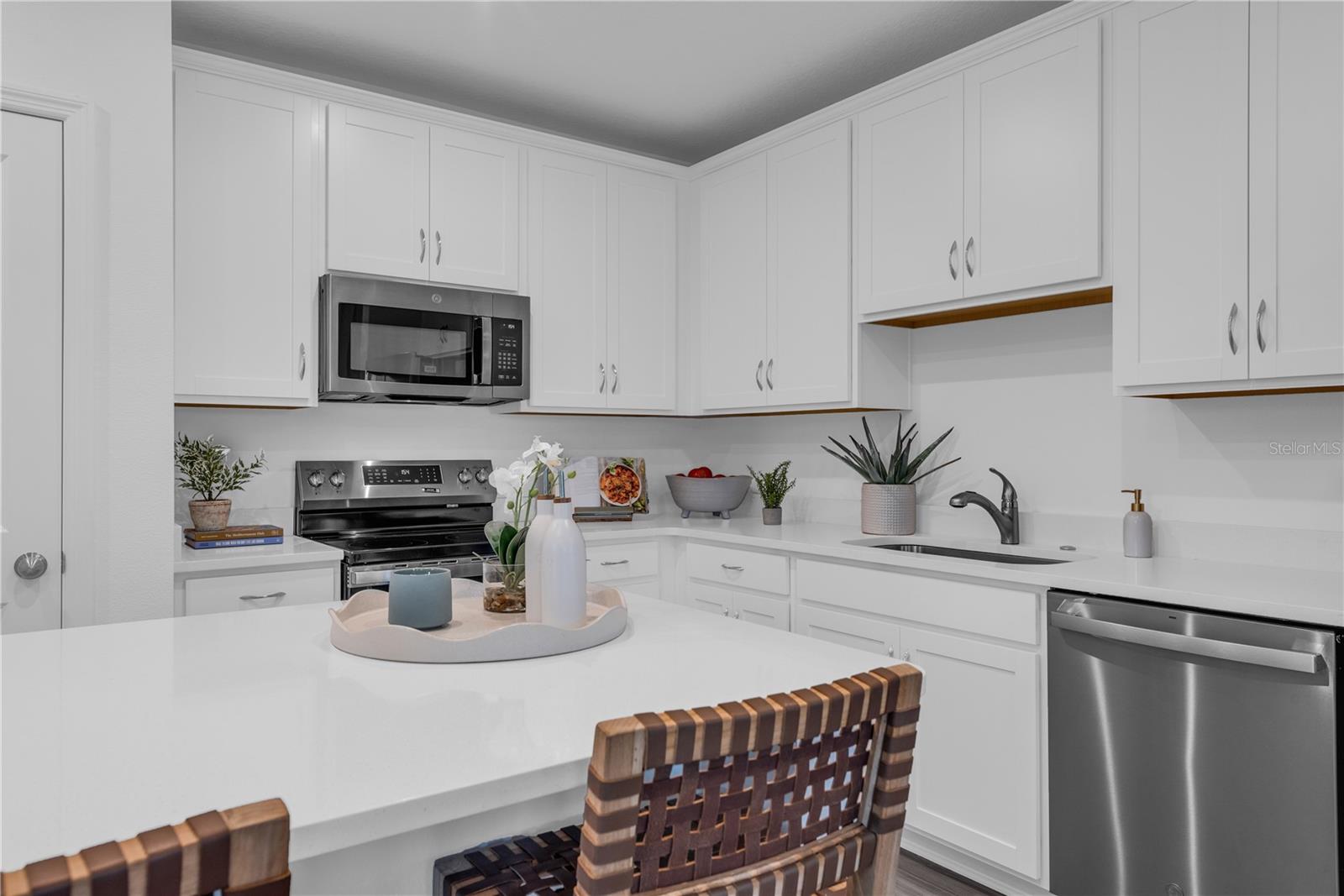 Homes for sale in Tavares, FL | 3035 Jessamine Dr, Tavares, FL 32778 | MLS# O6359380