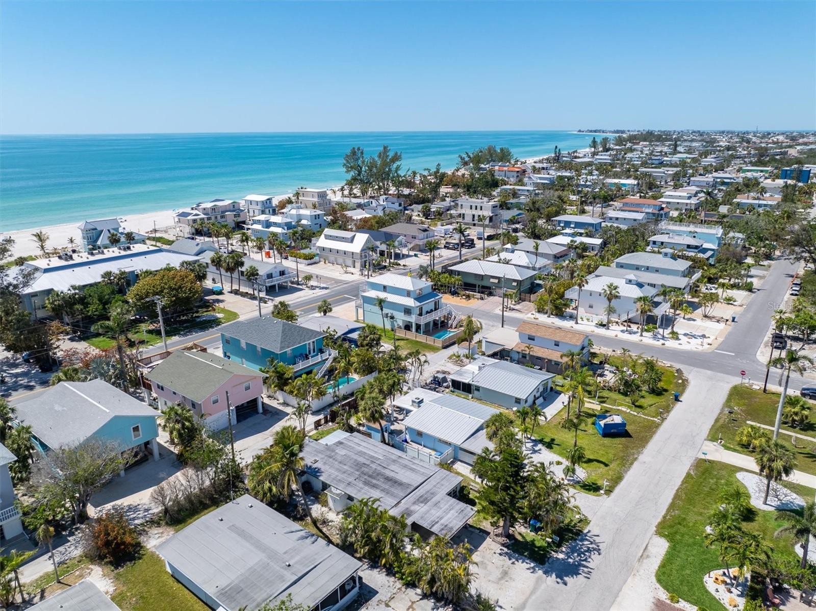 Homes for sale in Holmes Beach, FL | 2714 Avenue C, Holmes Beach, FL 34217 | MLS# A4671617