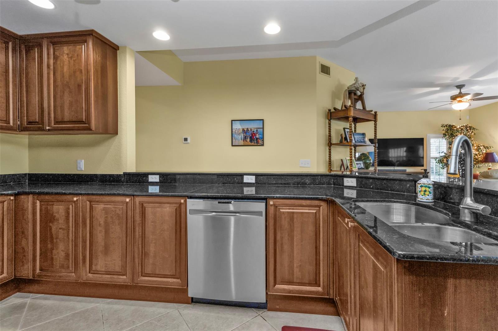 Homes for sale in Port Charlotte, FL | 3112 Club Dr #124, Port Charlotte, FL 33953 | MLS# C7517568