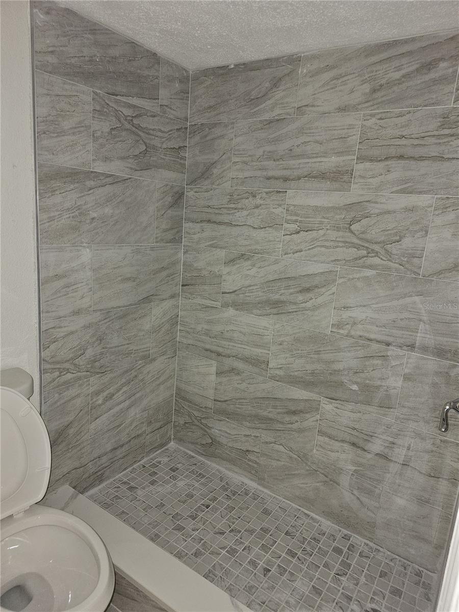 2nd image of 5132 Conroy Rd, ORLANDO, FL 32811
