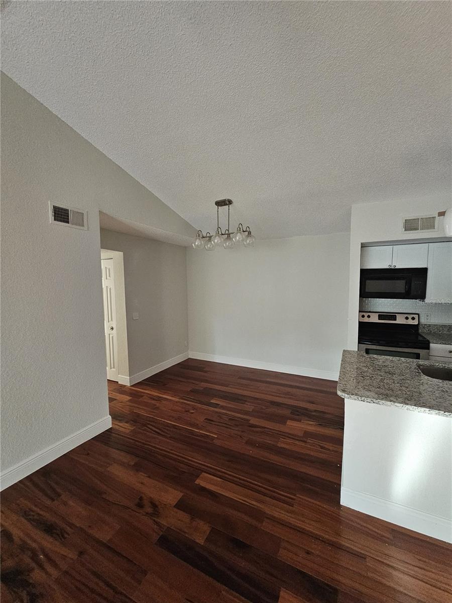 5th image of 5132 Conroy Rd #937, Orlando, FL 32811 | MLS# S5138602