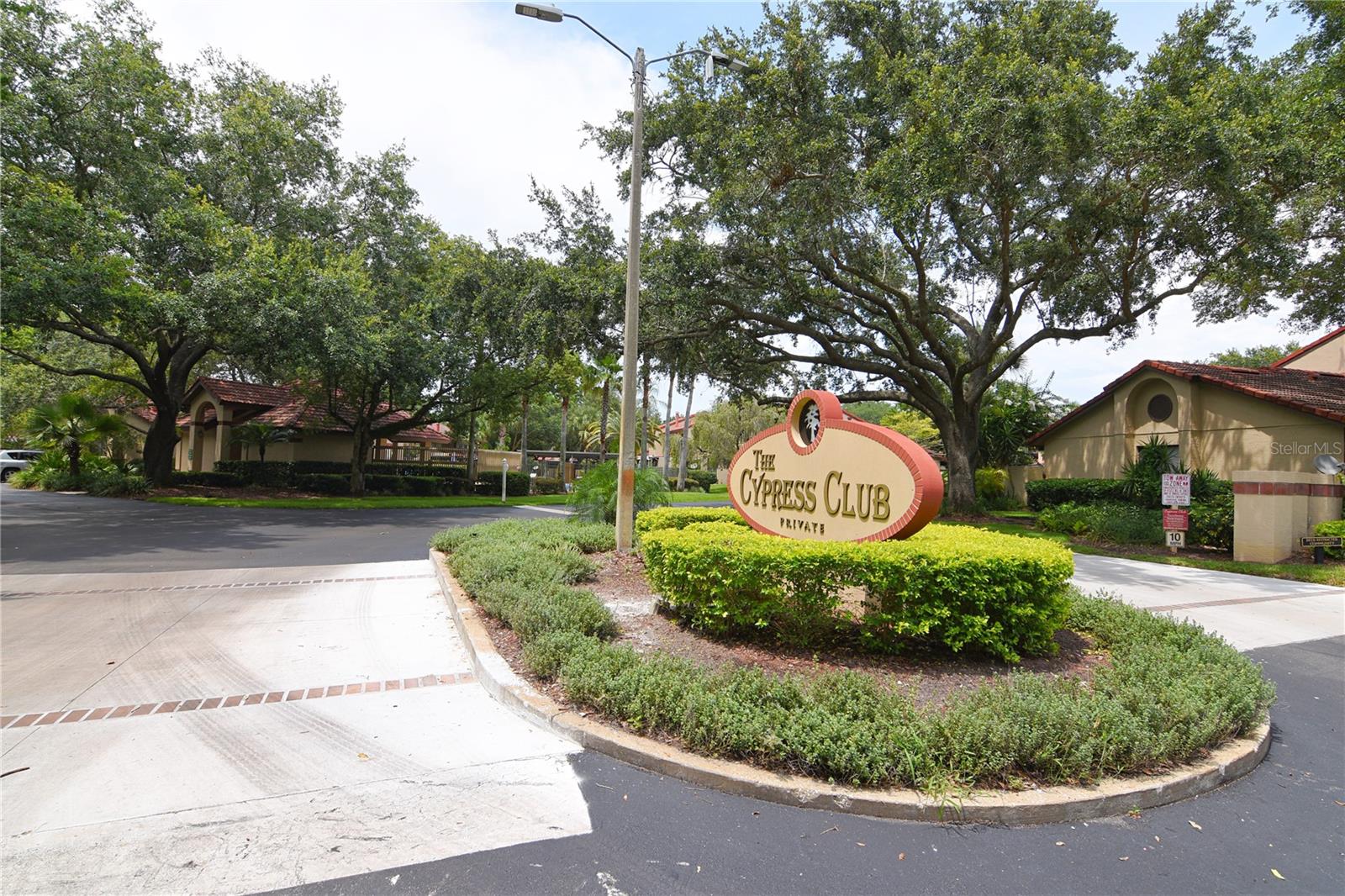 Homes for sale in Winter Springs, FL | 506 Club Dr, Winter Springs, FL 32708 | MLS# O6362326