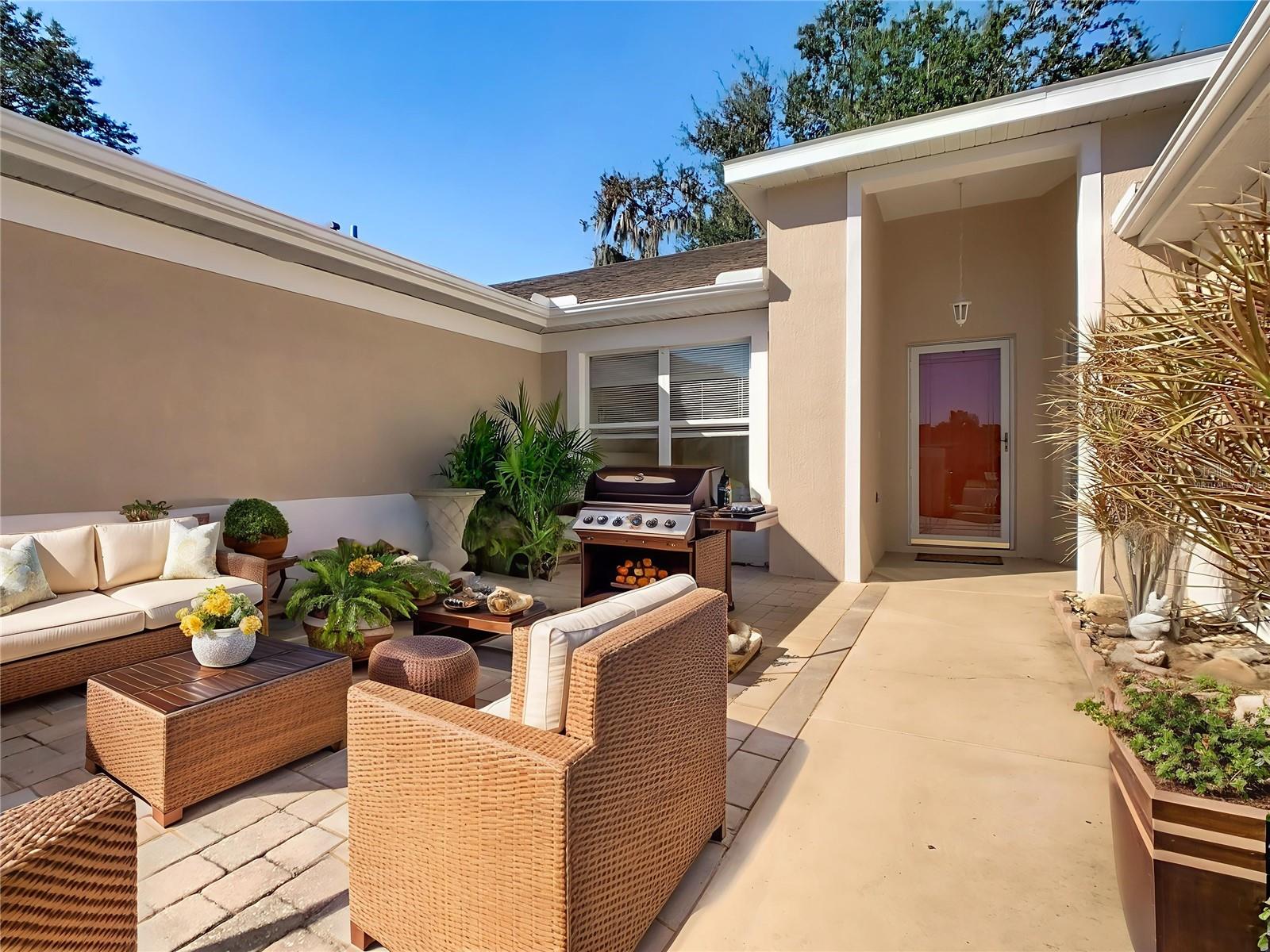 Homes for sale in Mulberry, FL | 5714 Water Oak Ln, Mulberry, FL 33860 | MLS# L4957474