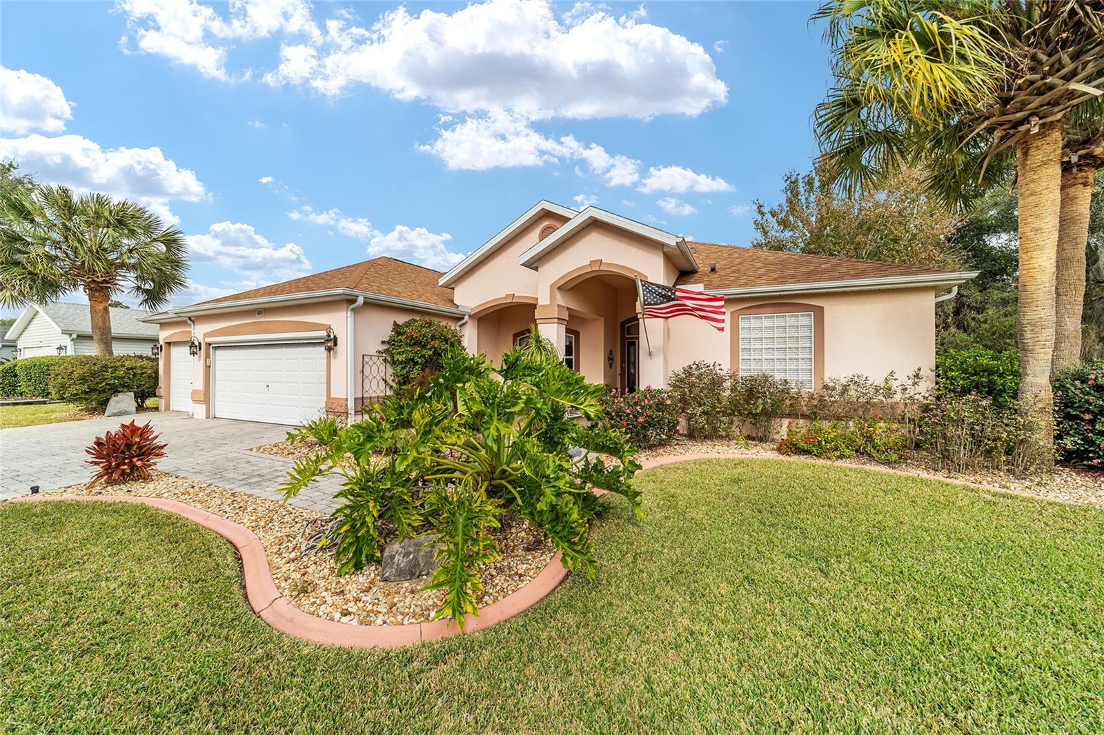 Homes for sale in Summerfield, FL | 9894 Se 138Th Loop, Summerfield, FL 34491 | MLS# OM713995